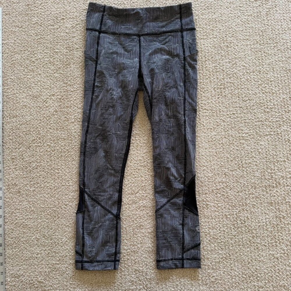 lululemon athletica Leggings Womens Black White Geometric Mesh Insets Size 4